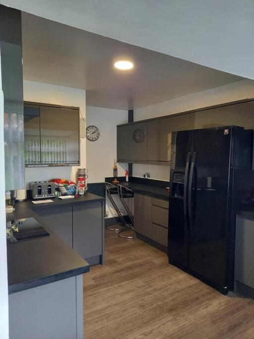 Modernised Home With 2 Bedrooms In Cardiff Eksteriør billede