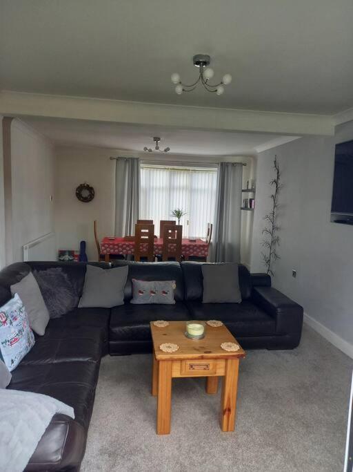 Modernised Home With 2 Bedrooms In Cardiff Eksteriør billede